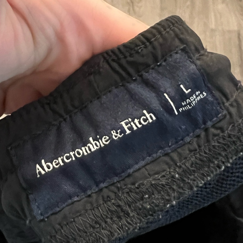Abercrombie men’s shorts - Picture 3 of 3